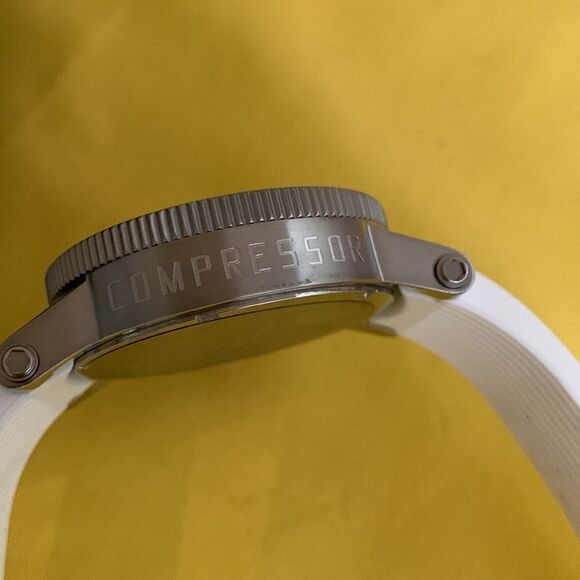 Red Line Water Resistant Watch - Picture 4 of 4